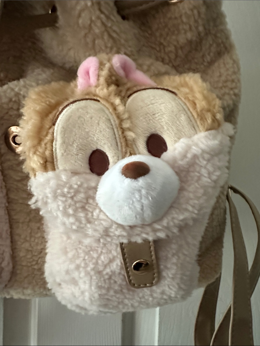 Disney Beige and Pink Plush Sherpa Backpack with Chip & Dale Pockets, NWT - Picture 4 of 5